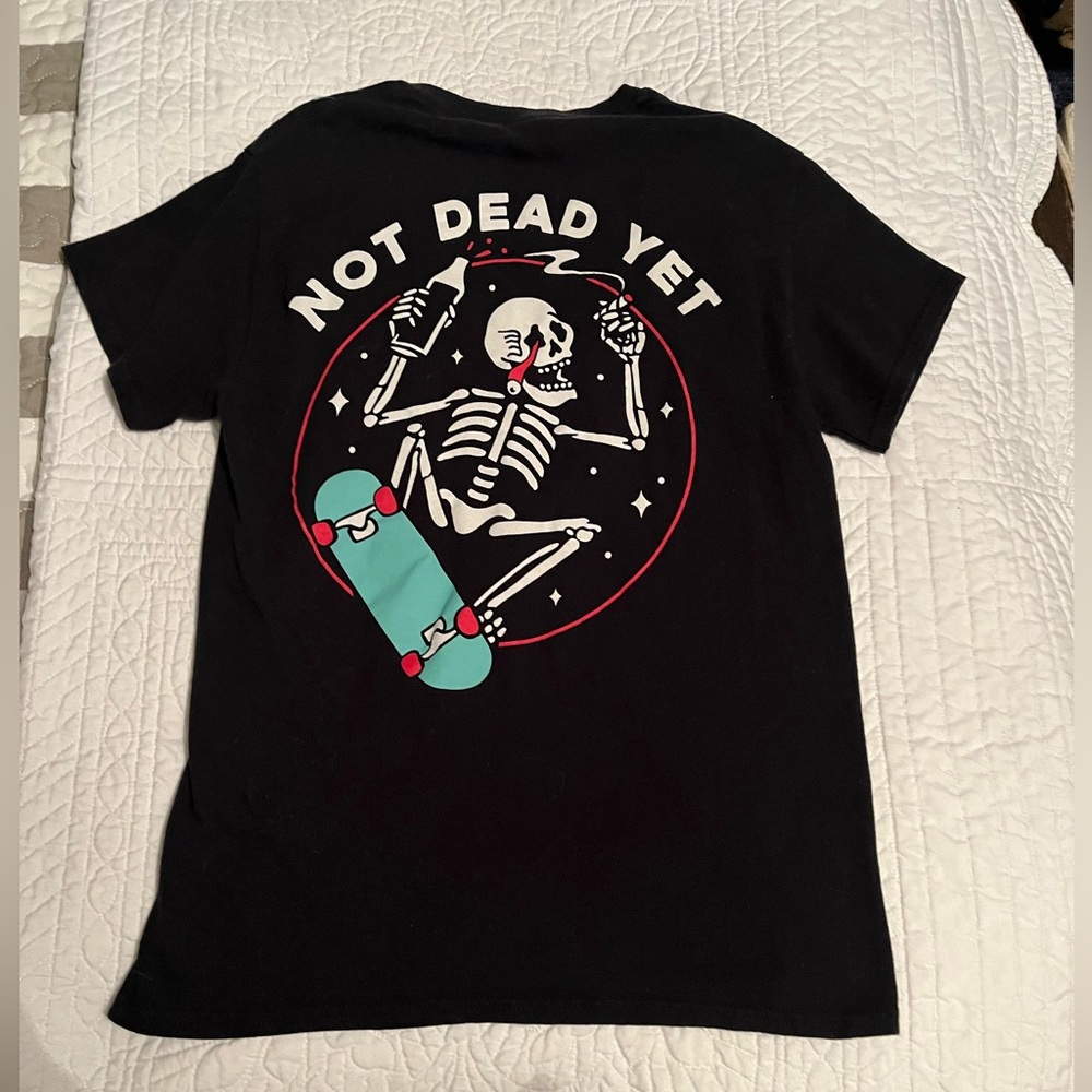 Not Dead Yet Spencers Graphic T-Shirt - Medium - Skater / Skeleton